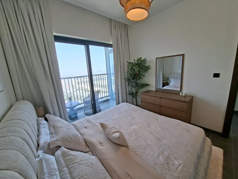 High Floor | Downtown View | Multiple Cheques