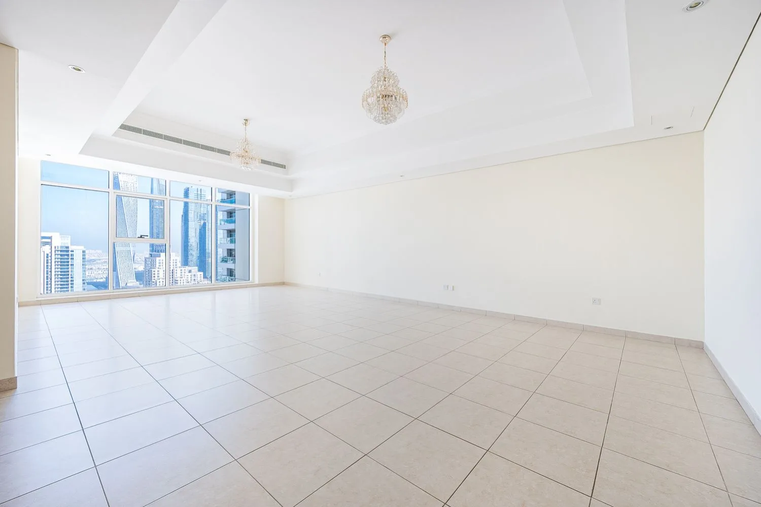 Large Layout, Close to Metro, High Floor — 2