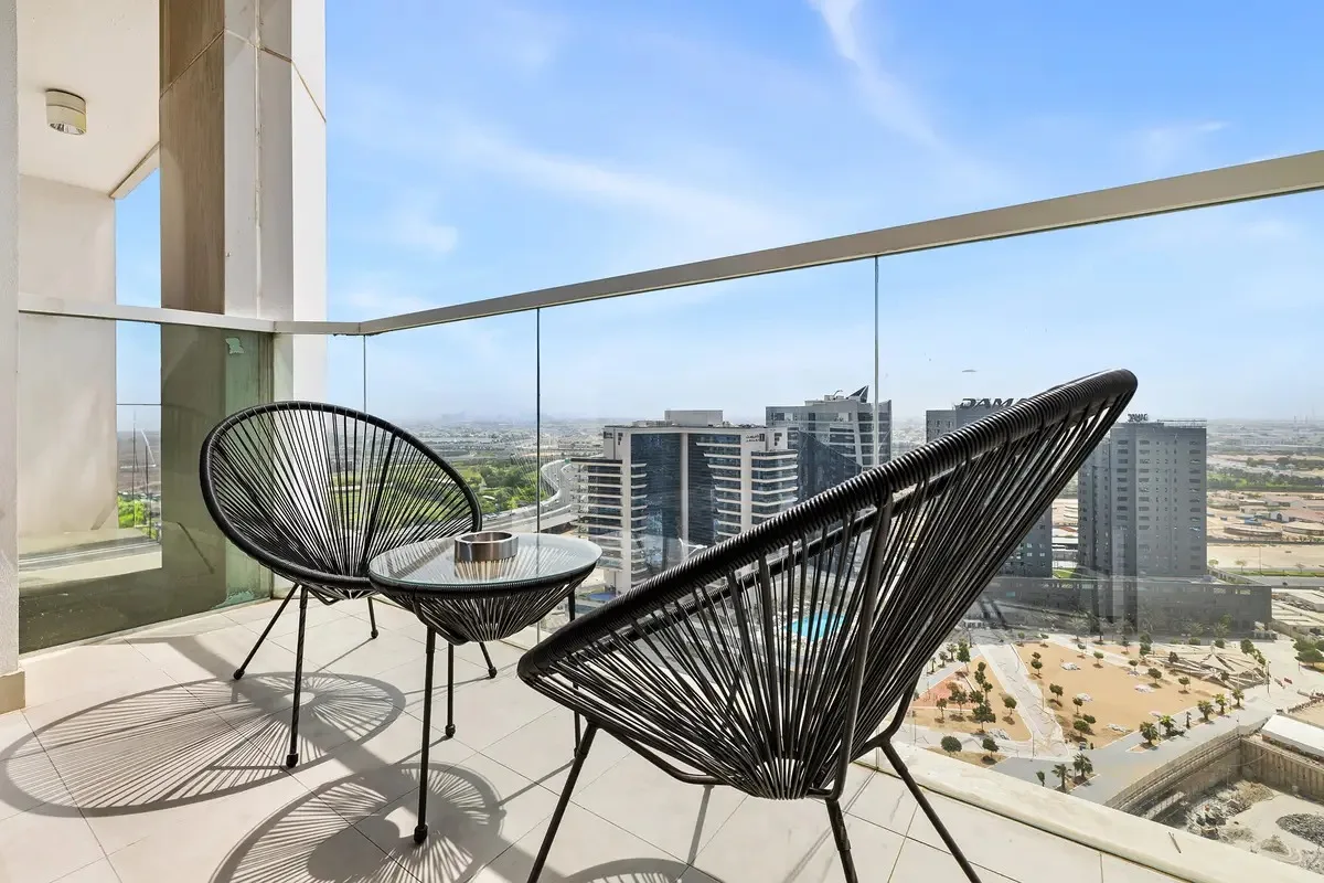 Deluxe Fully Furnished Studio | Business Bay — 2