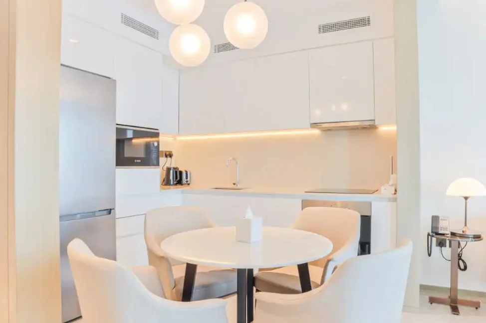 Beautiful Sea View, Luxury Living, Spacious Layout — 4