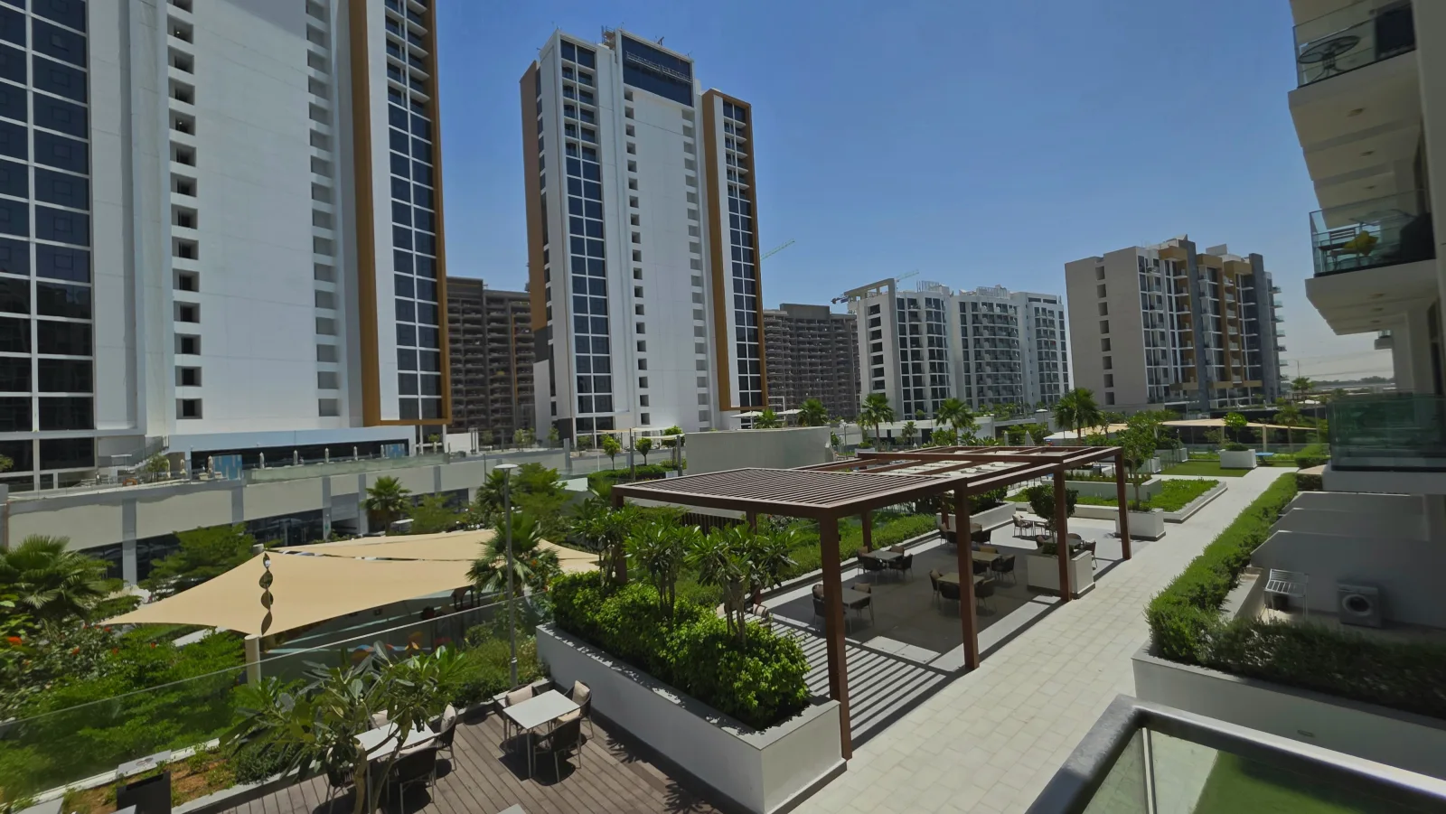 Fully Furnished | Flexible Cheques | Low Floor — 4