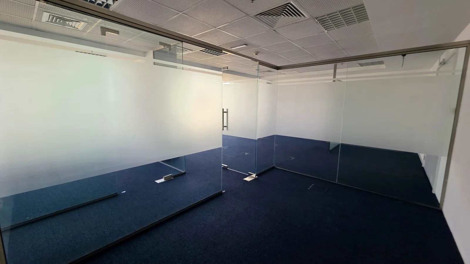 Carpeted | Glass Partition | Grade A | Near Metro — 4