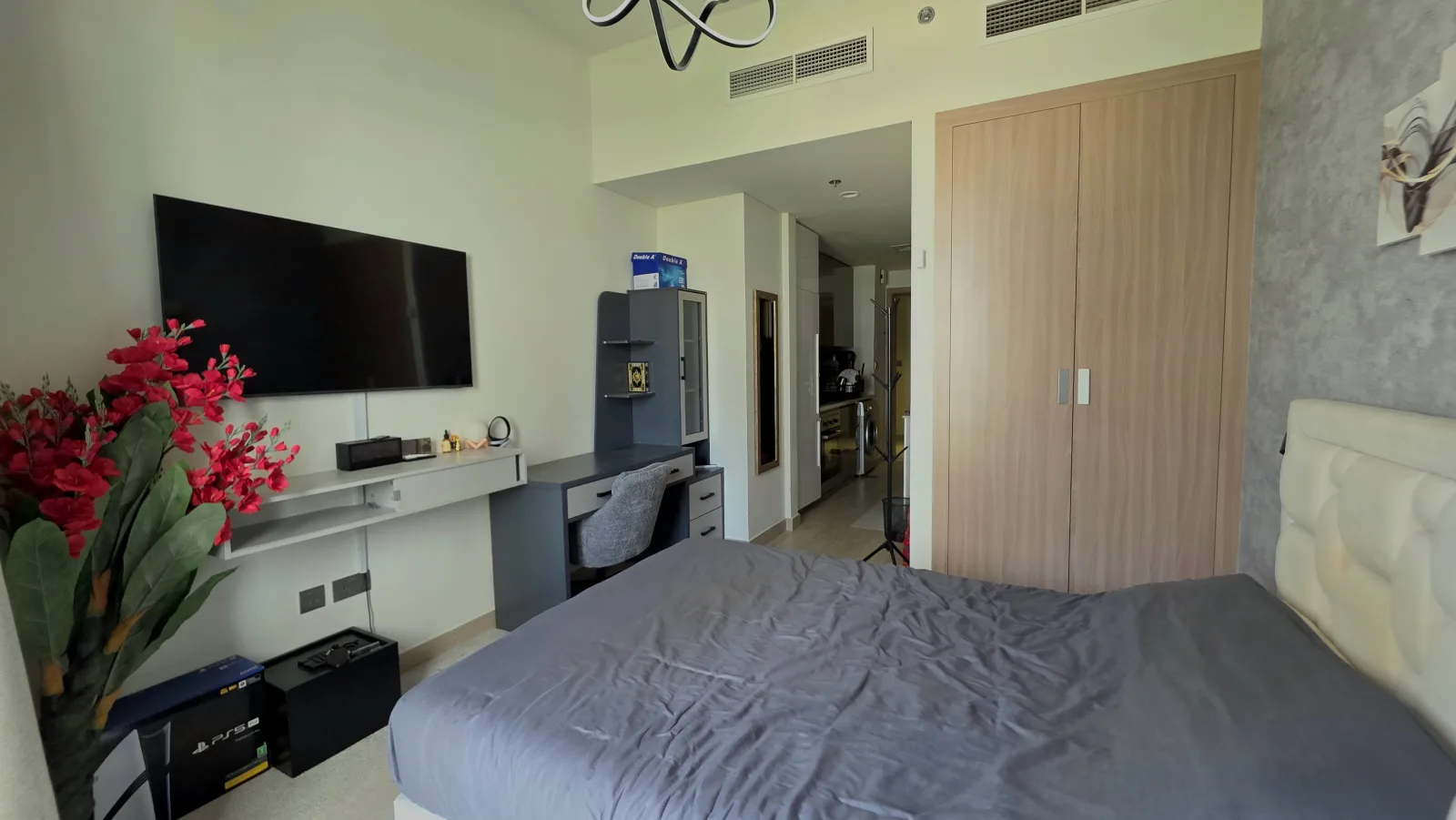 Fully Furnished | Flexible Cheques | Low Floor — 2