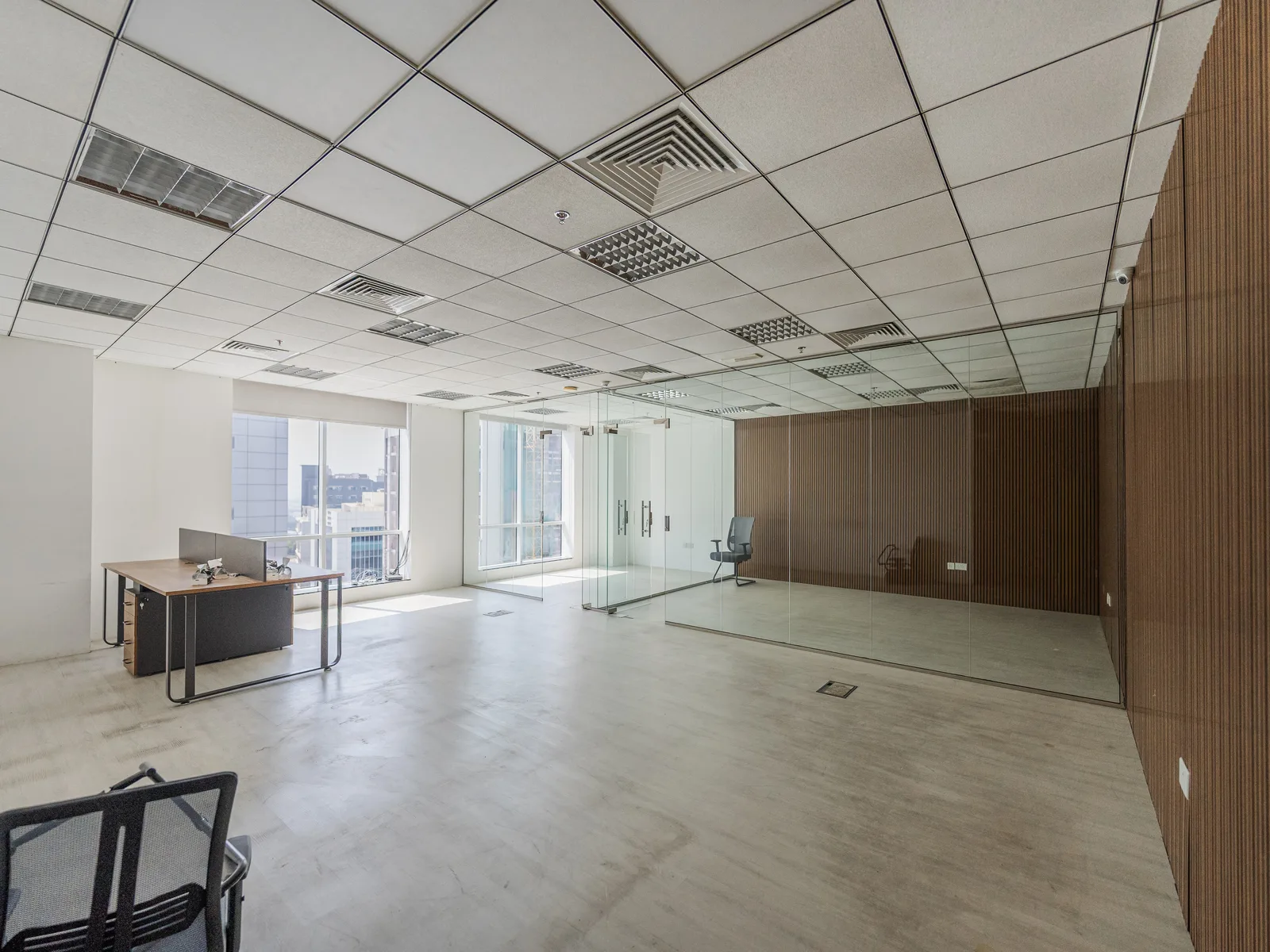 Fitted Office | High Floor | Glass Partitioned — 2