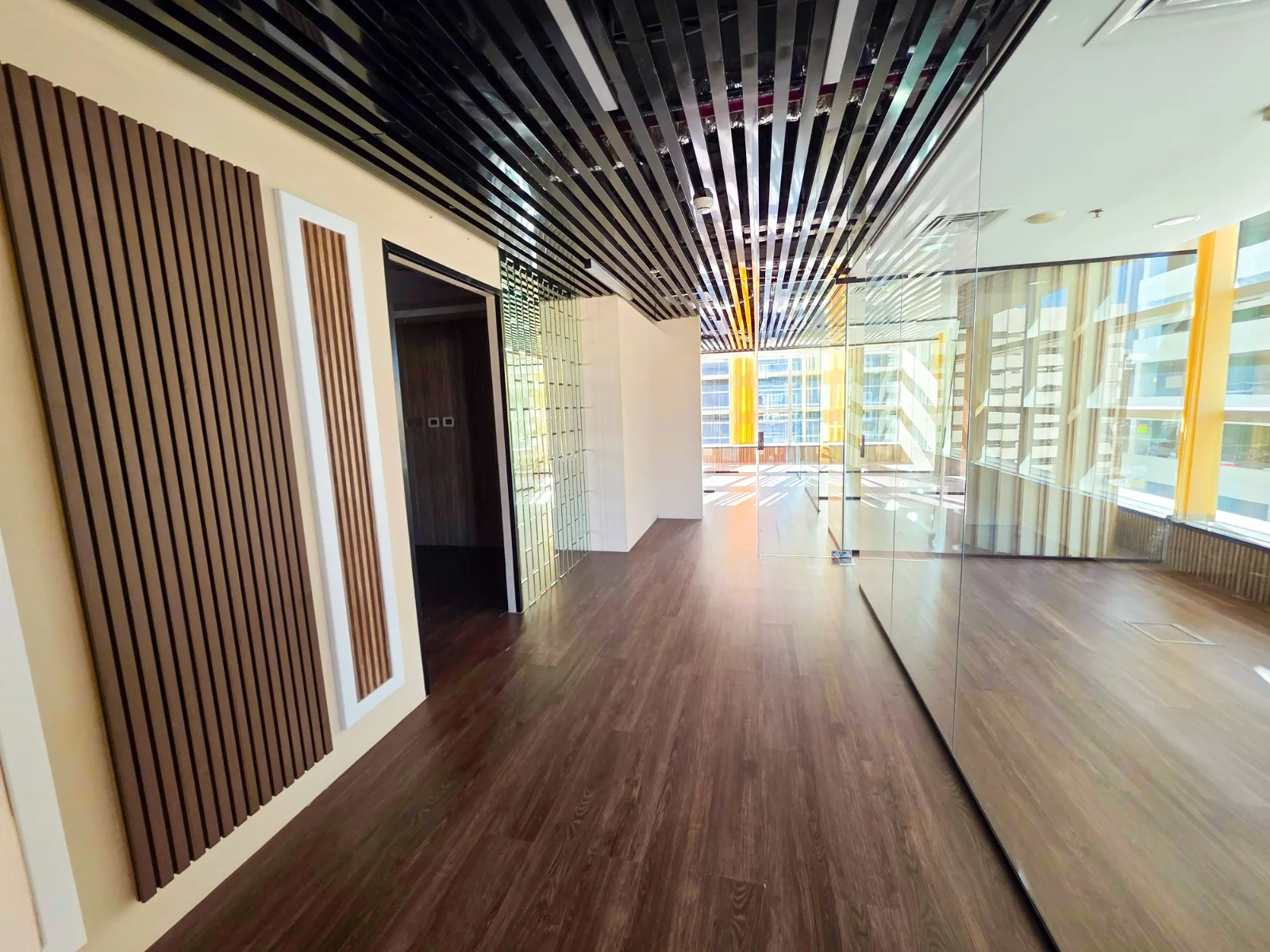 Close to Metro | Glass Partitions | Vacant — 4