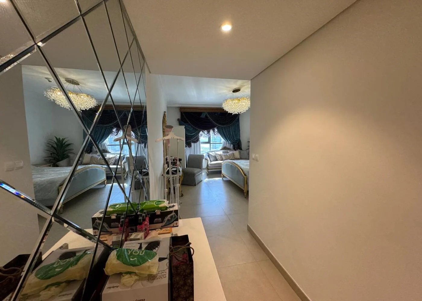 Spacious 2 Bedroom | Creek View | Unfurnished — 2