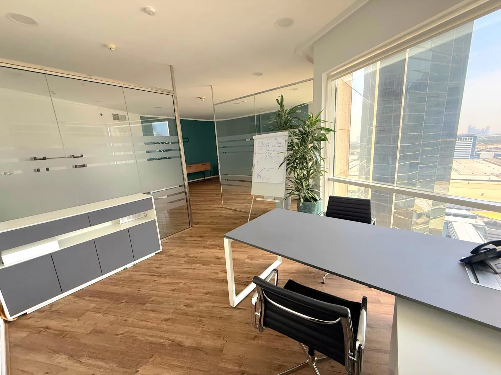Fully Furnished | Close to Metro | Sheikh Zayed Road — 2