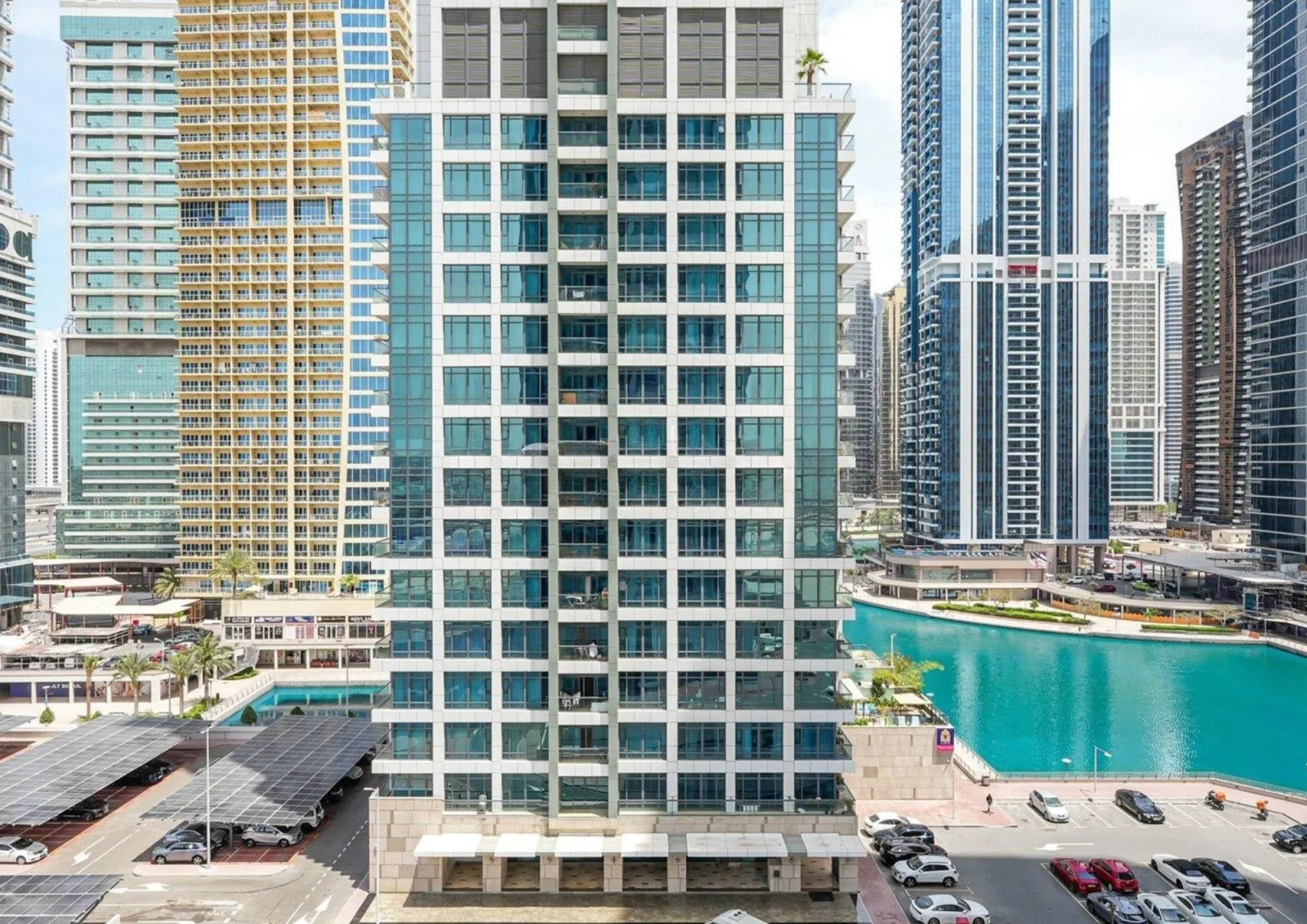 MID FLOOR | NEAR METRO | READY TO MOVE IN