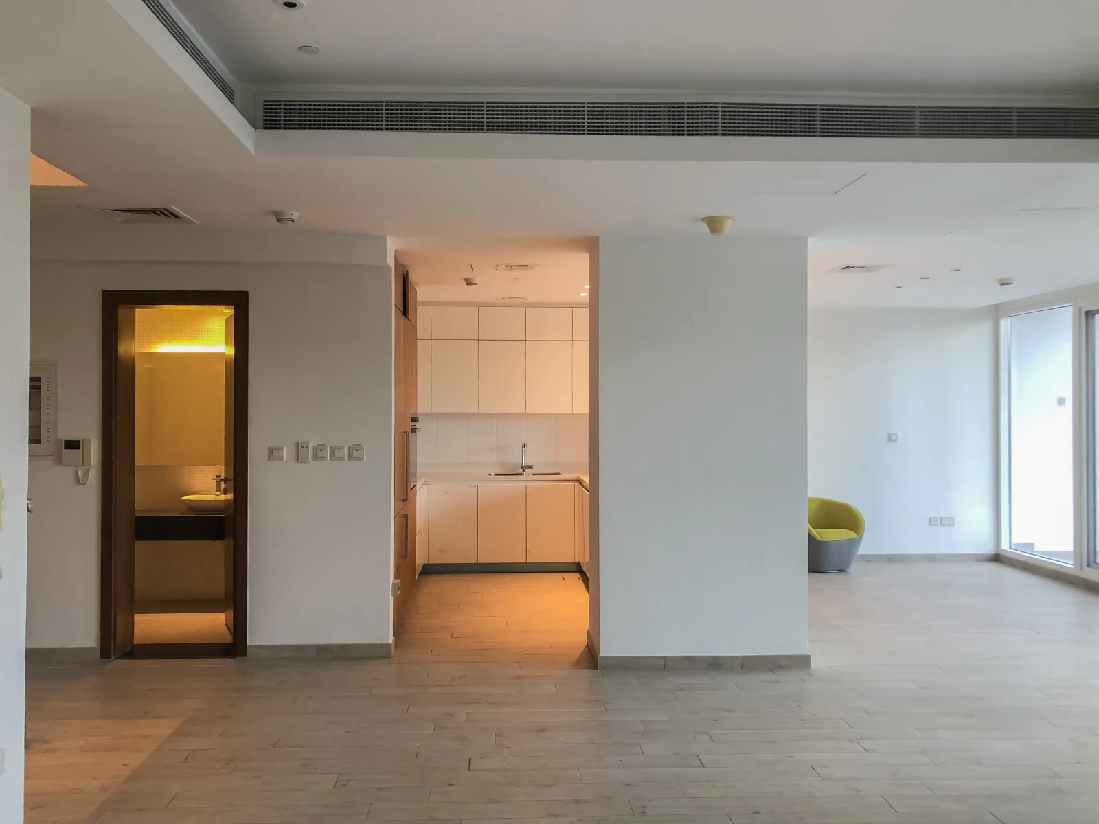 Semi-Furnished | Private Garage | Private Jacuzzi — 3