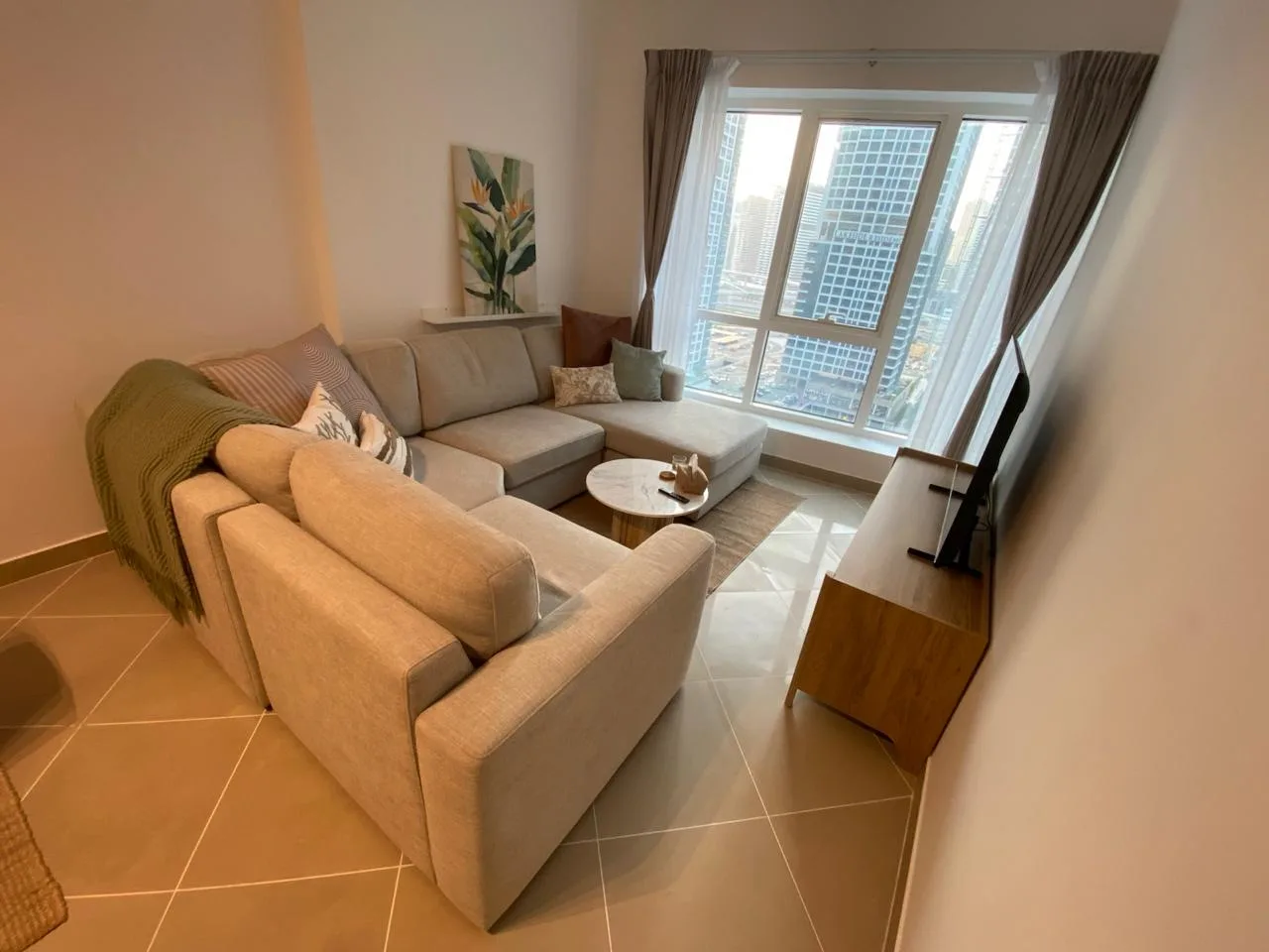 LAKE VIEW, UNFURNISHED 2BR+MAID, READY TO MOVE — 2