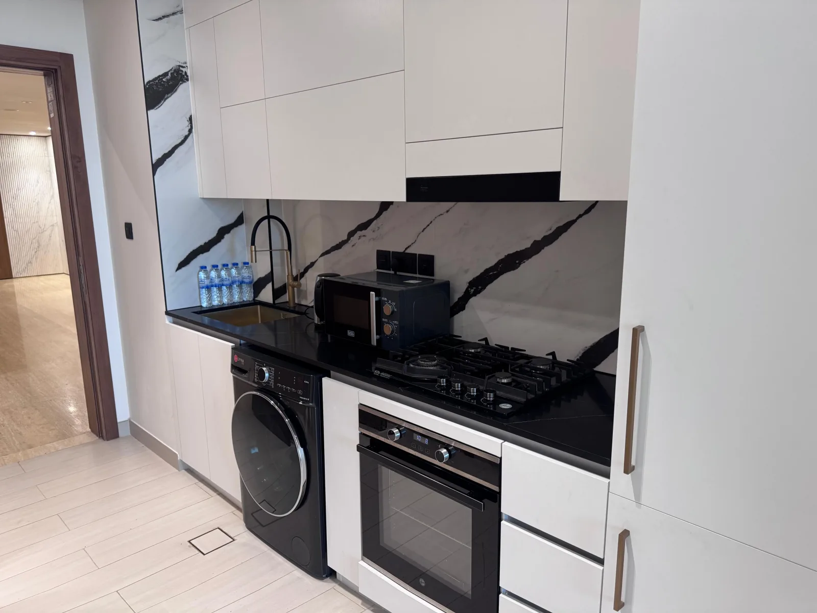 Canal View | Furnished | Private Jacuzzi | Ready — 4
