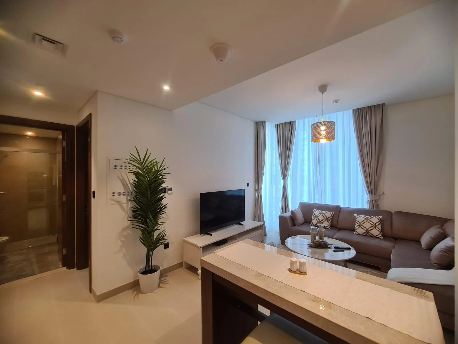 Fully Furnished 1BR plus Study | Ready to Move