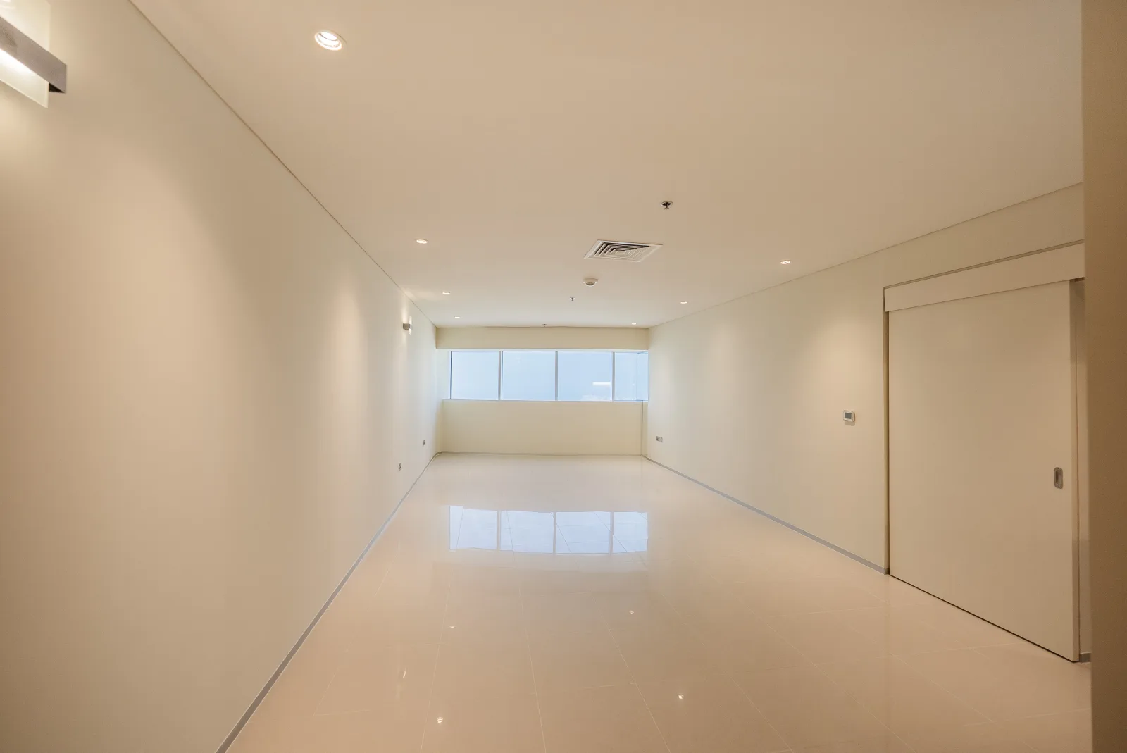 Chiller Free | Sea View | Close To Metro | Vacant — 2