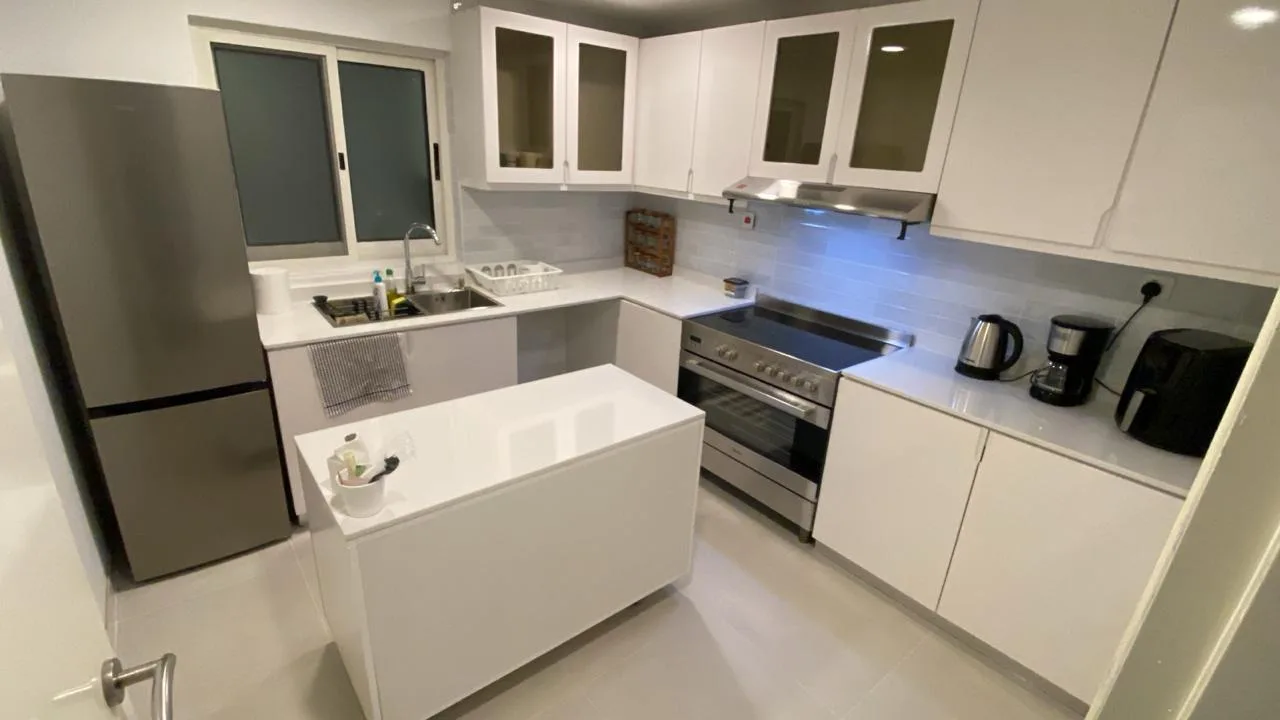 LAKE VIEW, UNFURNISHED 2BR+MAID, READY TO MOVE — 4