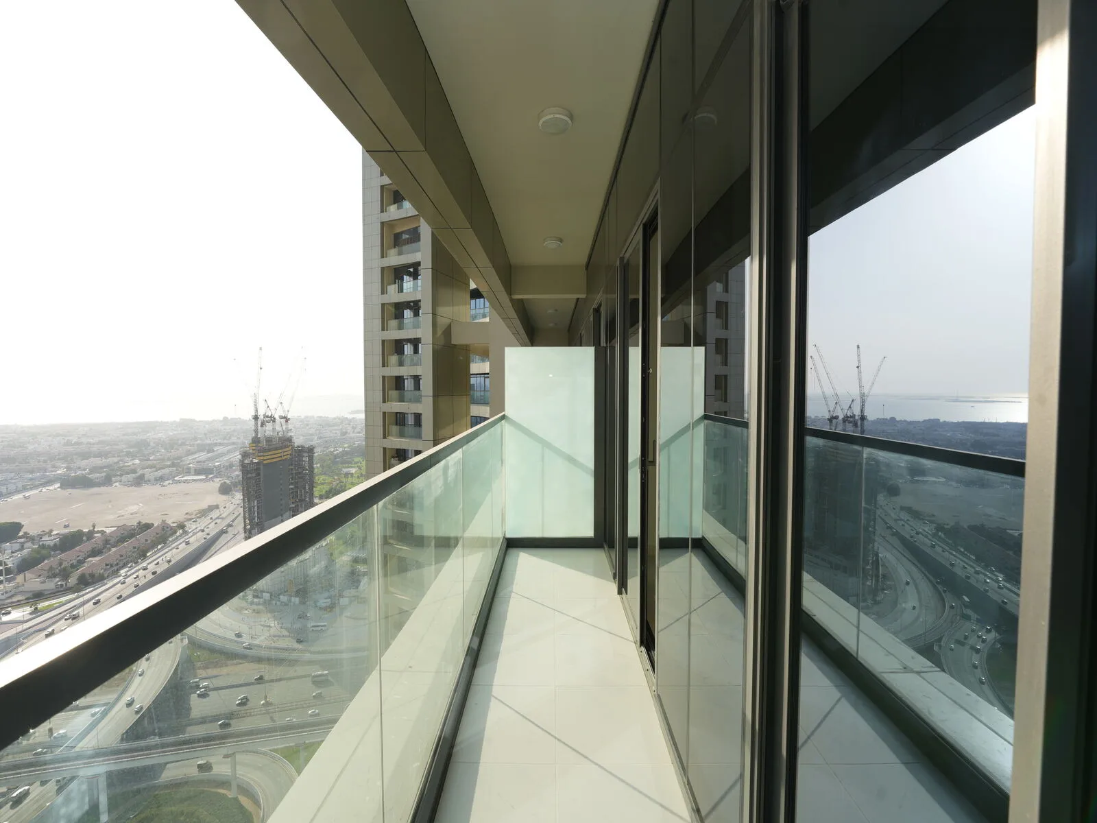 High Floor | Sea View | Kitchen-furnished | Vacant