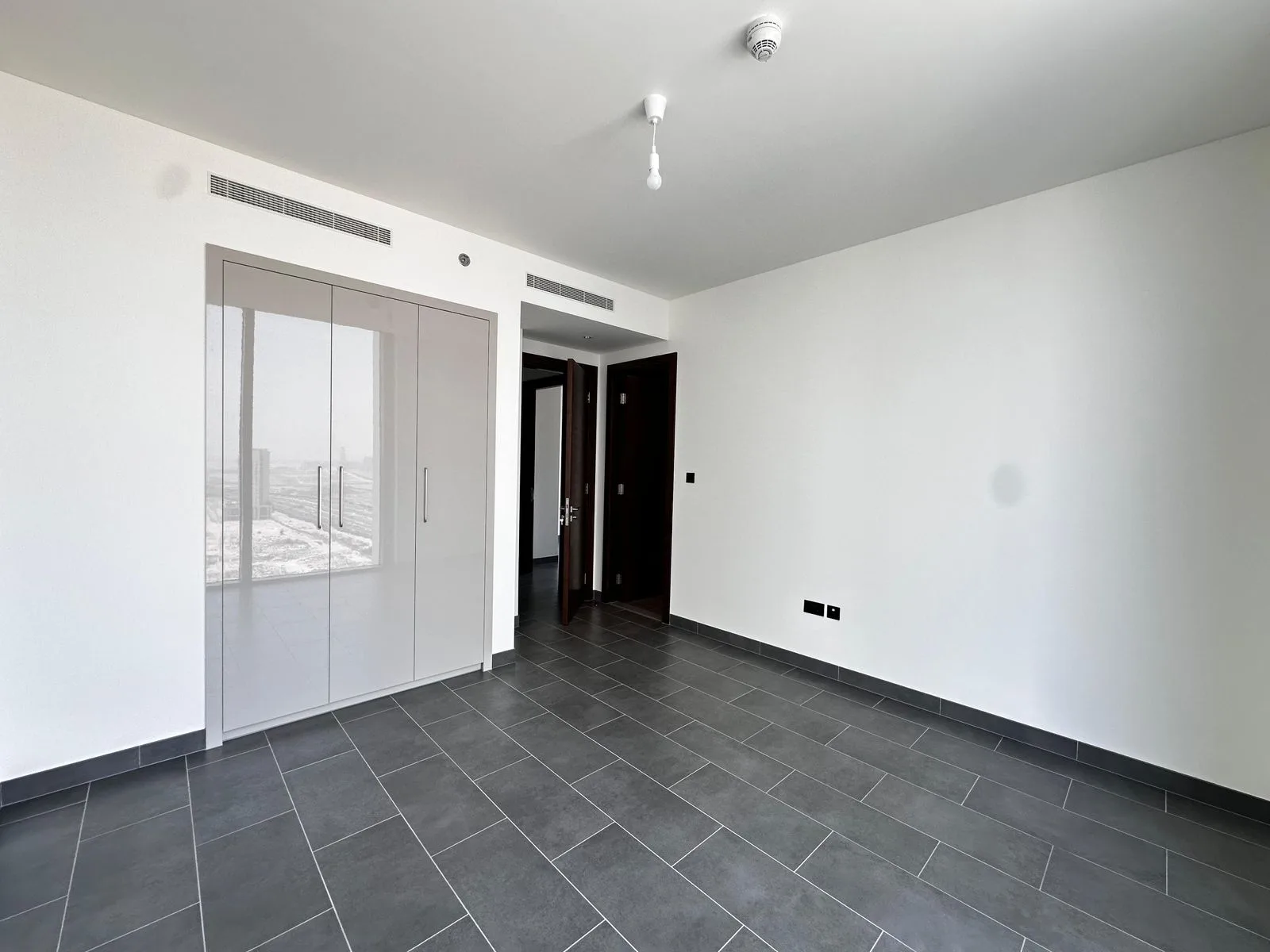 BRAND NEW | HIGH FLOOR | SPACIOUS — 3