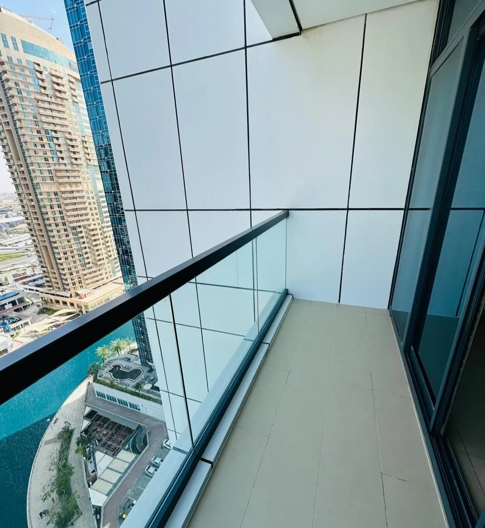 Unfurnished 2BR | Lake View | Spacious — 3