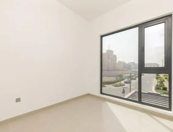 Vacant 3BR | Ready to Move | Unfurnished — 3