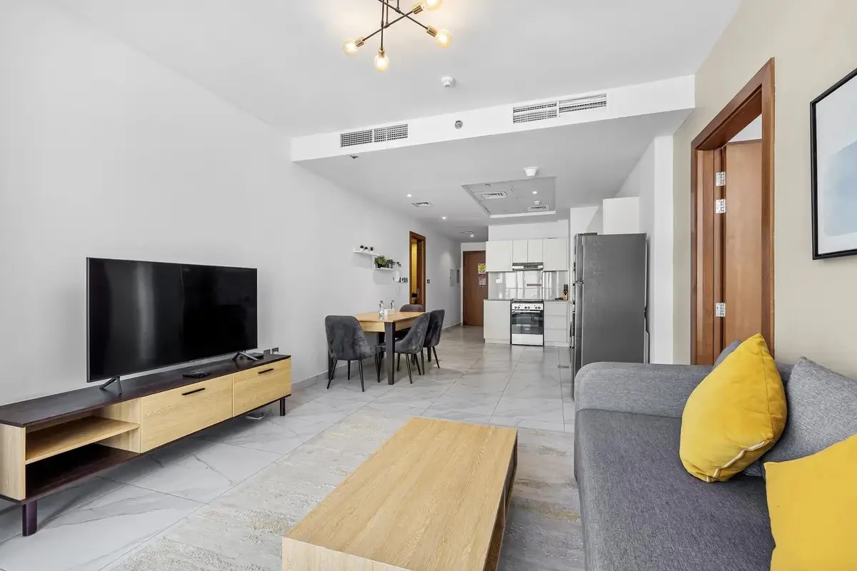 Spacious 1BR | Canal View | Fully Furnished — 4