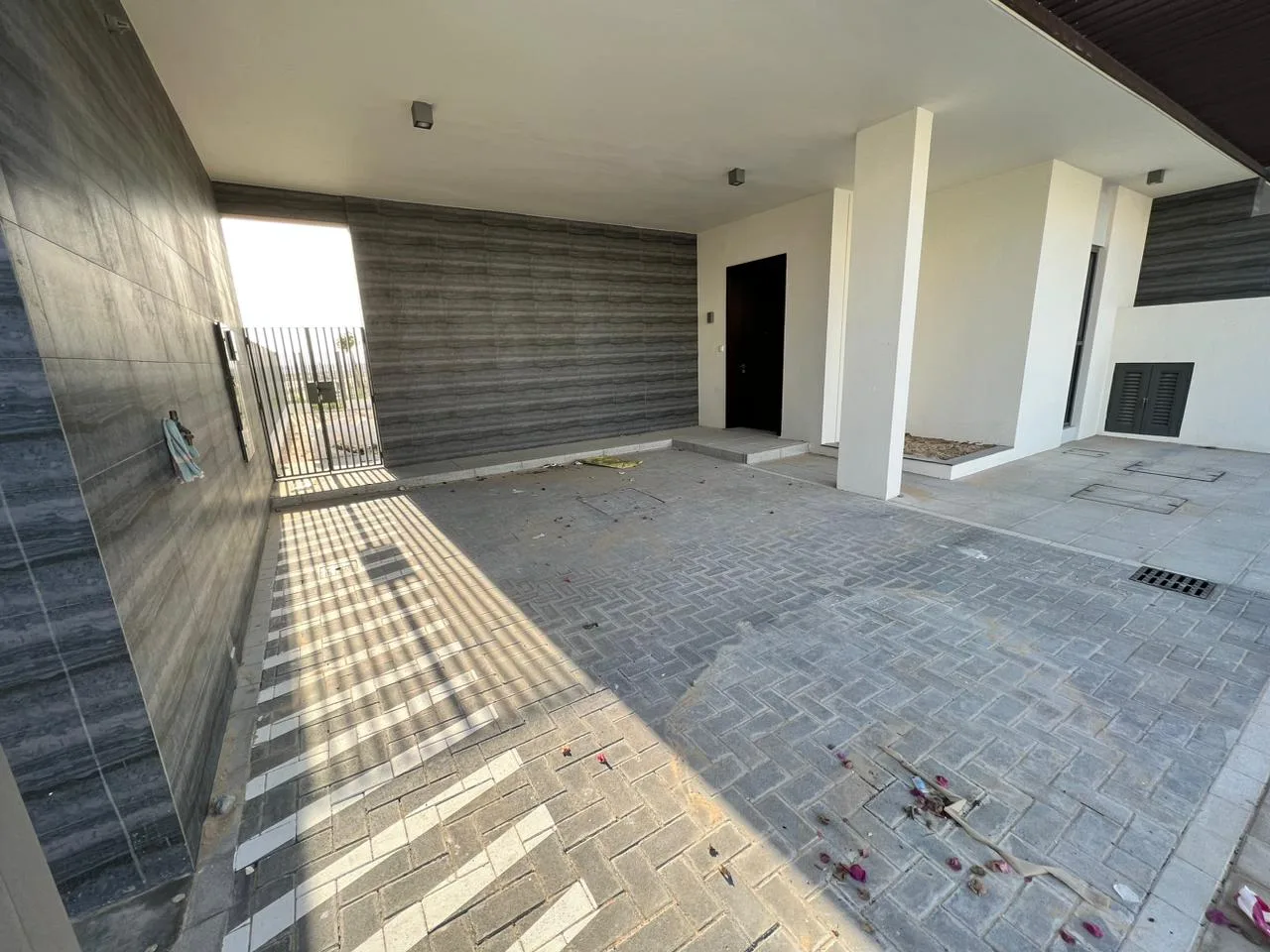 Corner Unit | Unfurnished 4BR | Arabian Ranches 3 — 4