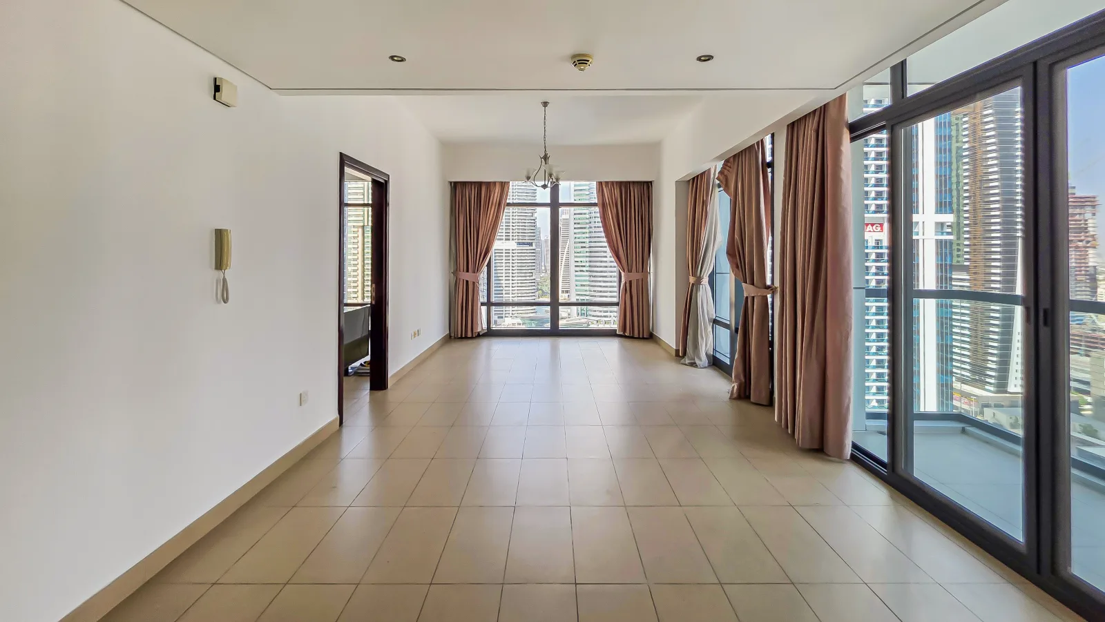 Unfurnished 2BR | Lake View | Spacious — 4