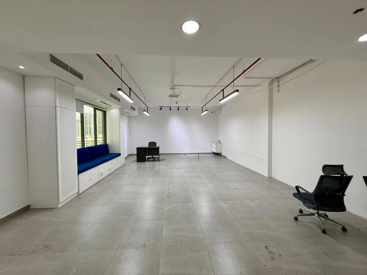 12 Chqs | Ready to Move In | Close to Metro — 2
