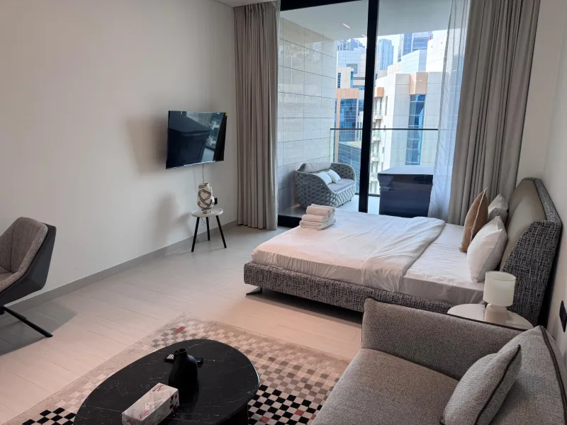 Fully-furnished Studio | Canal View | Vacant