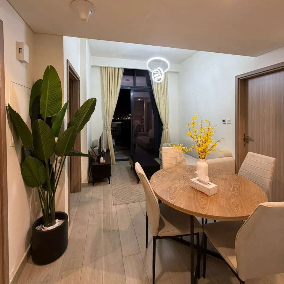 Fully Furnished 2BR | Lagoon View | High Floor — 2
