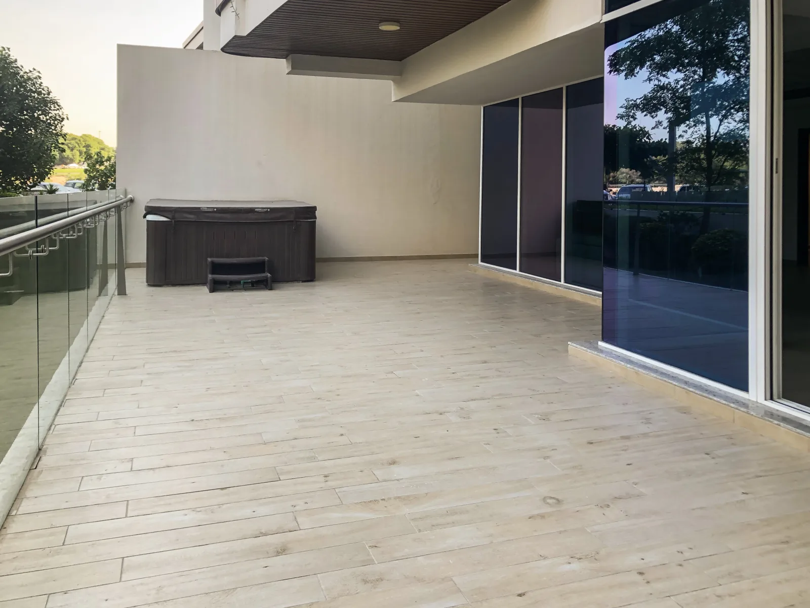 Semi-Furnished | Private Garage | Private Jacuzzi — 4