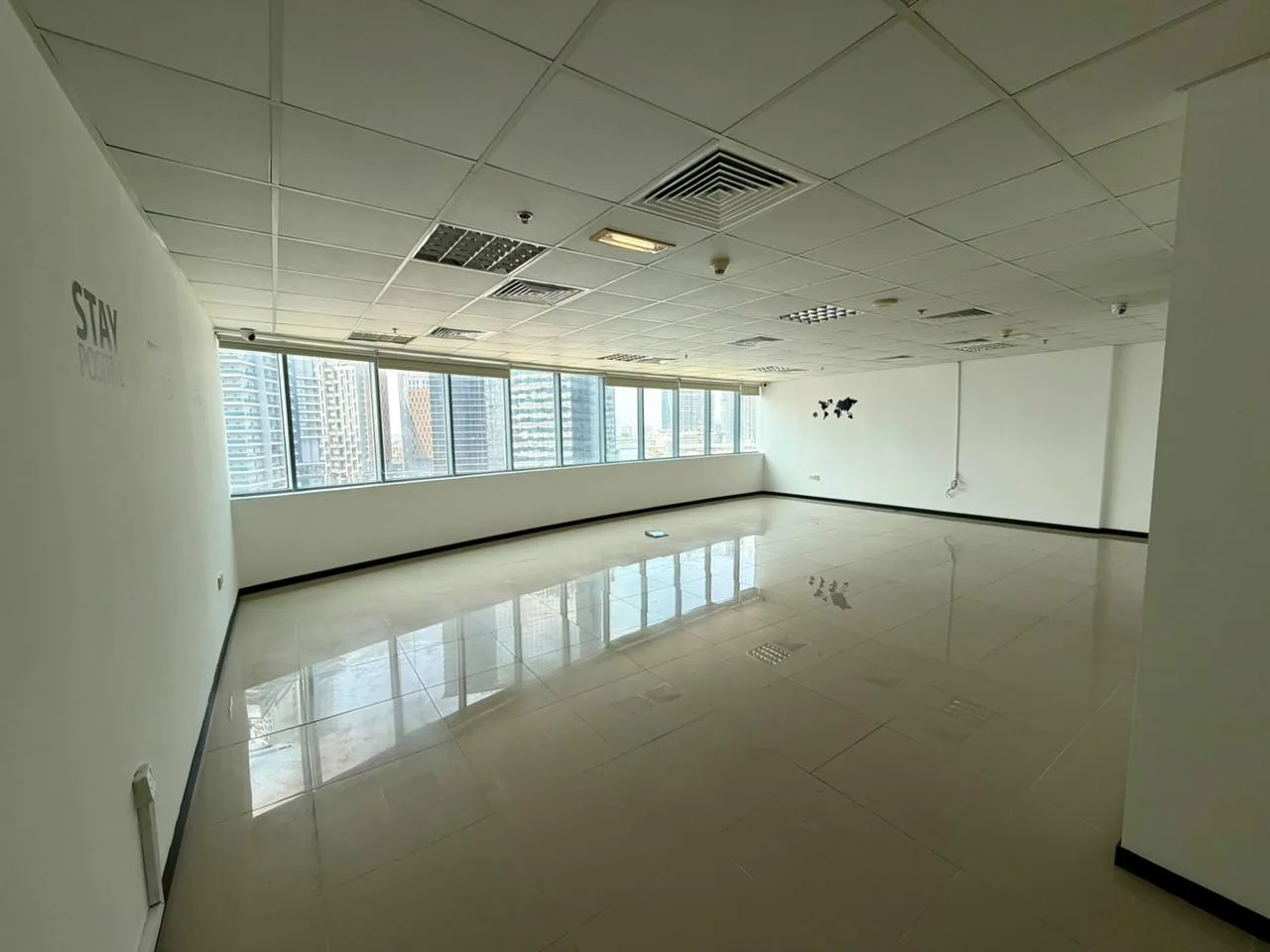 Spacious Office | Prime Location | 2 Parkings