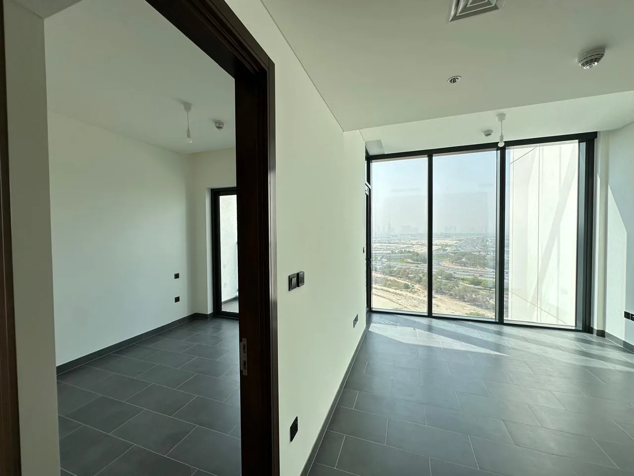High Floor | Downtown View | Multiple Cheques — 2