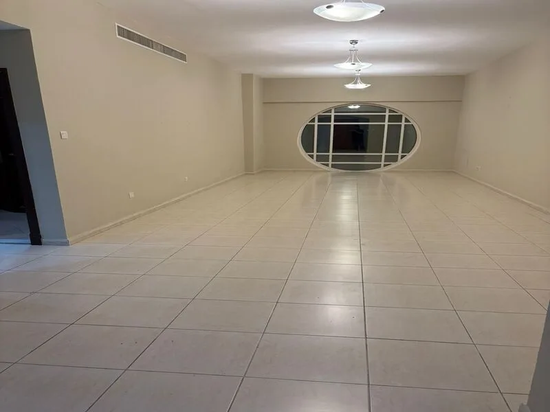 Spacious 2BR | Unfurnished | Sports City — 3
