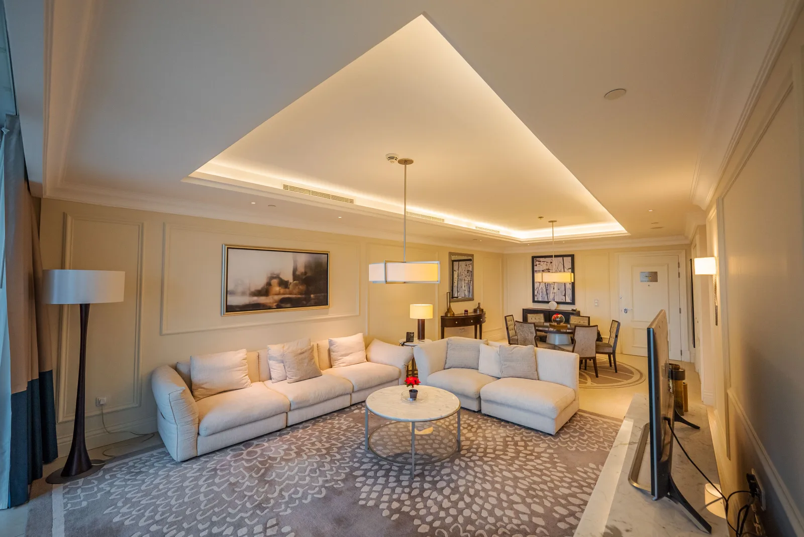 Burj Khalifa View, Two Balconies, Fully Furnished — 4