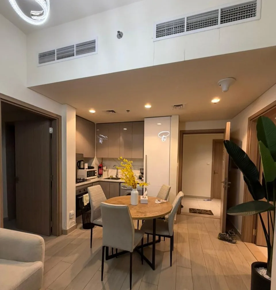 Fully Furnished 2BR | Lagoon View | High Floor