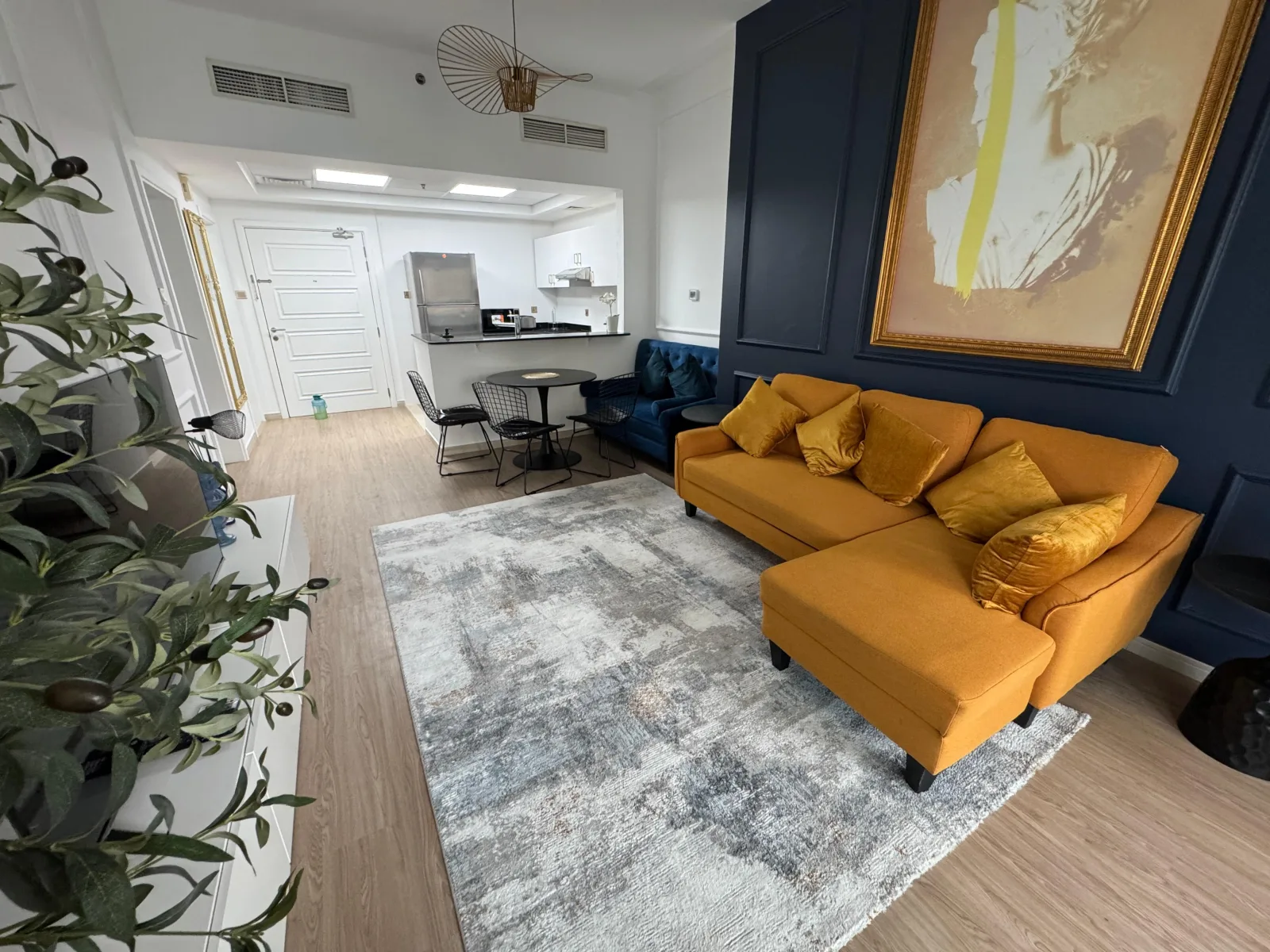 LAKE VIEW | SPACIOUS | FULLY FURNISHED 1BR — 4
